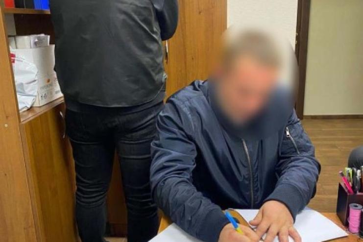 Начальник комунального підприємства погрожував звільнити підлеглого за відмову брати участь у розкраданні коштів  